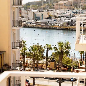 Stuart By Zzzing Guest house Gzira